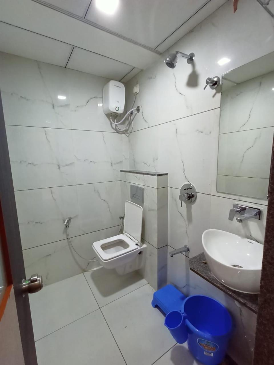 Hotel Crossview Palanpur Kültér fotó