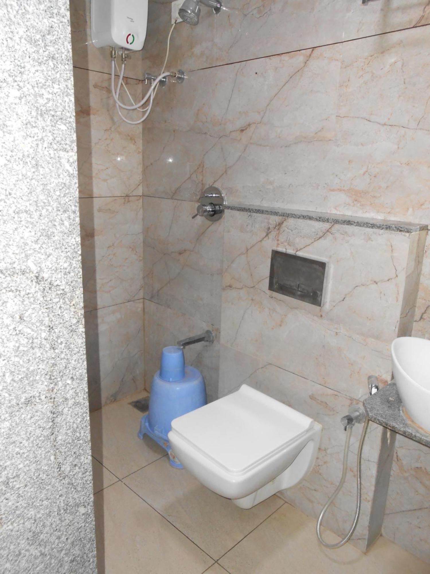 Hotel Crossview Palanpur Kültér fotó