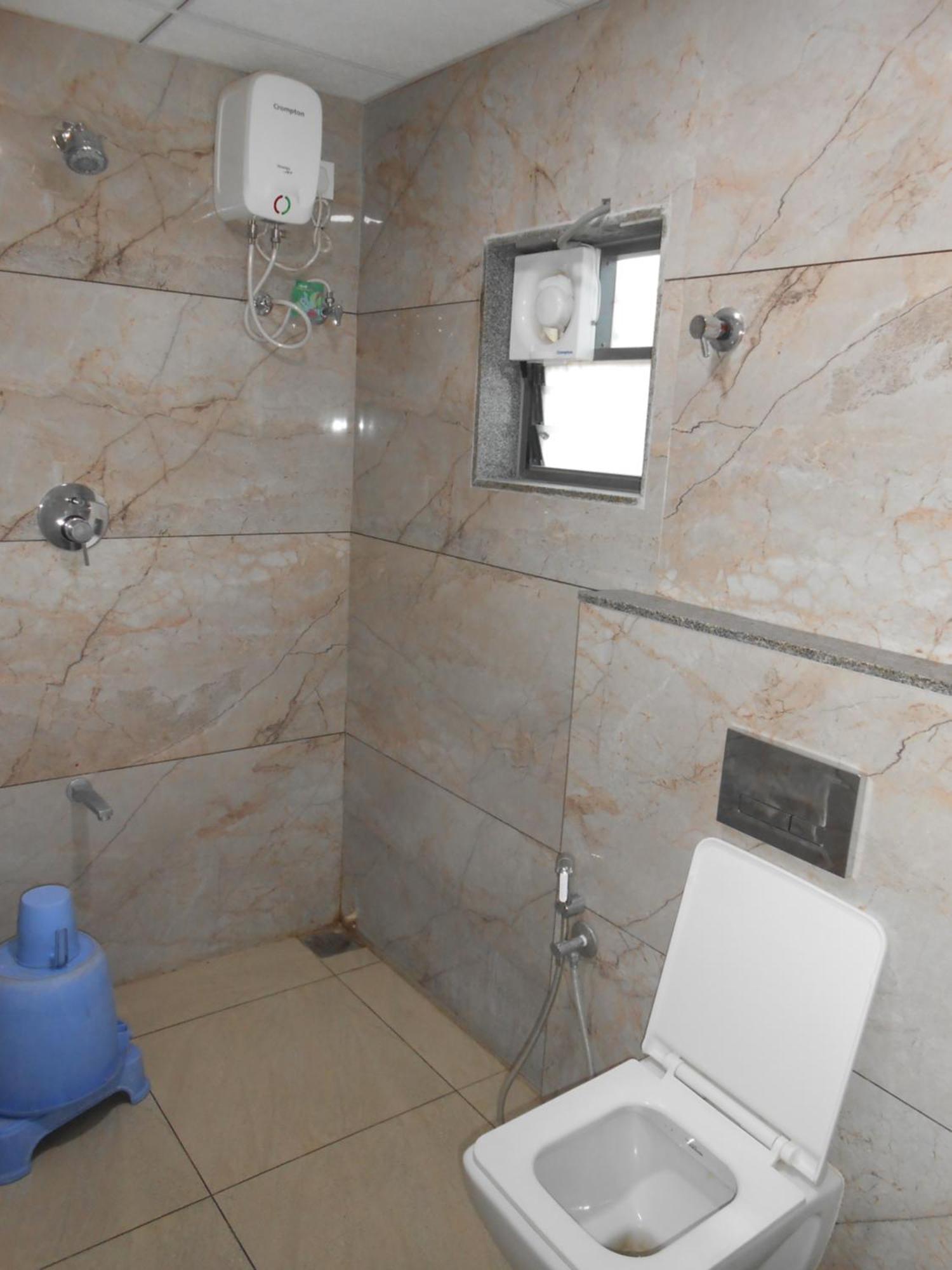 Hotel Crossview Palanpur Kültér fotó